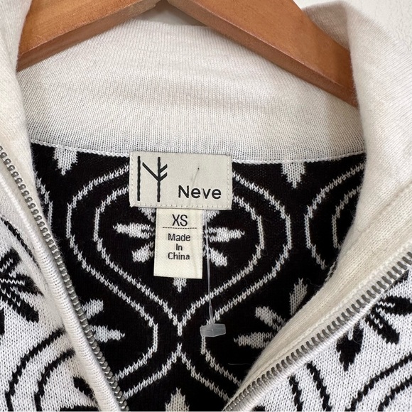 Never Fair Isle Snowflake Quarter Zip Knit Pullover Sweater Size XS - Picture 2 of 15